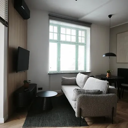 Rail & Old Town Apartment