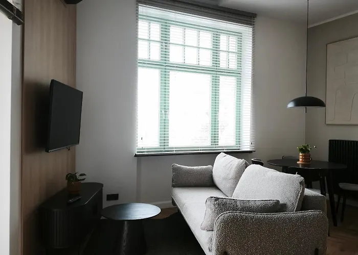 Rail & Old Town Apartment