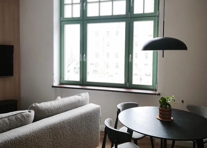 Rail & Old Town Apartment