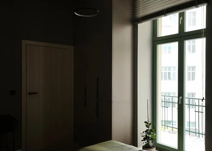 Apartment Rail & Old Town