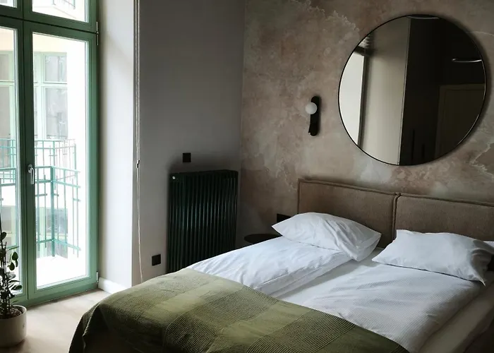 Rail & Old Town Apartment *