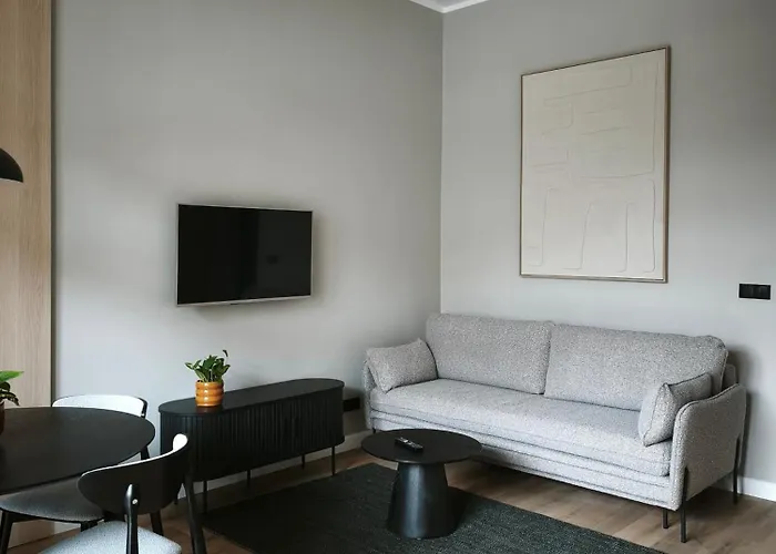 Apartment Rail & Old Town